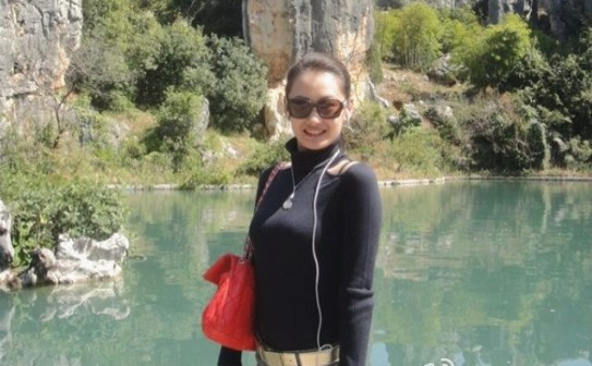 约 操爆 裂黑 丝套 装饥 渴御 姐 多姿势连续抽 插 干太 猛 姨 妈没 走完又 操出 来了